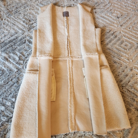YAYA woman's beige faux suede/wool long vest size 36 or XS/S - Picture 8 of 8